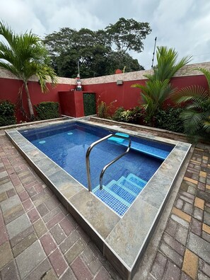 Pool - House with private pool, ideal for families and couples. 8 minutes from beaches. (Herradura)