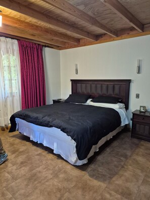 Iron/ironing board, WiFi, bed sheets - Santo Domingo mansion overlooking the golf club (San Antonio)