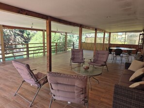 屋外ダイニングエリア