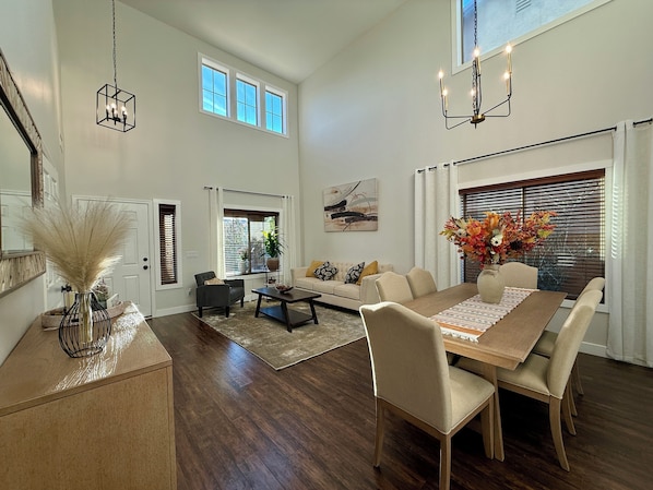 المنشأة من الداخل