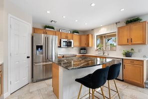 ميكروويف، فرن، موقد طهي مسطح، غسالة أطباق