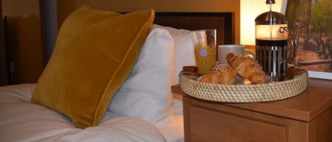 3 habitaciones, tabla de planchar con plancha, wifi y ropa de cama