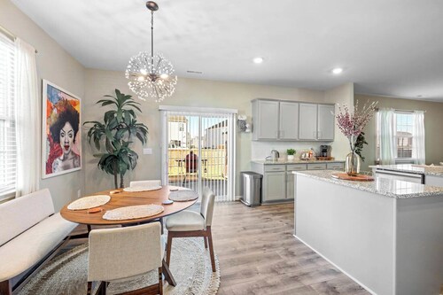 Family friendly 4-bedroom house in Fayetteville close to Fort Bragg