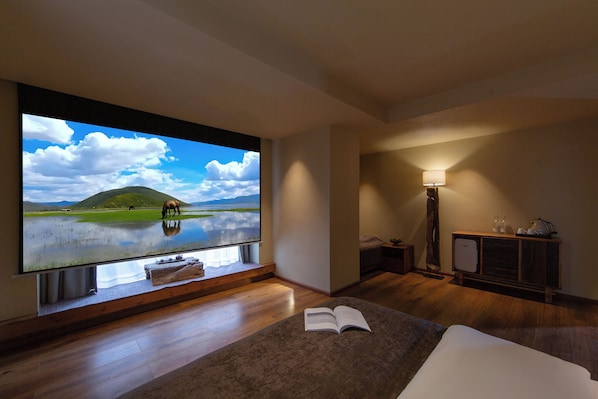 Suite Senior | Televisione