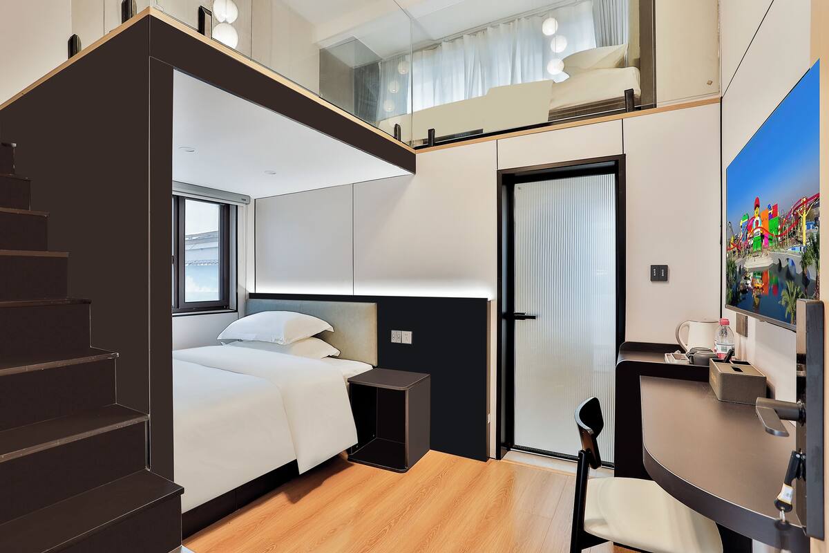 Family Twin Room, Garden View | Desk, soundproofing, WiFi (free), bed sheets