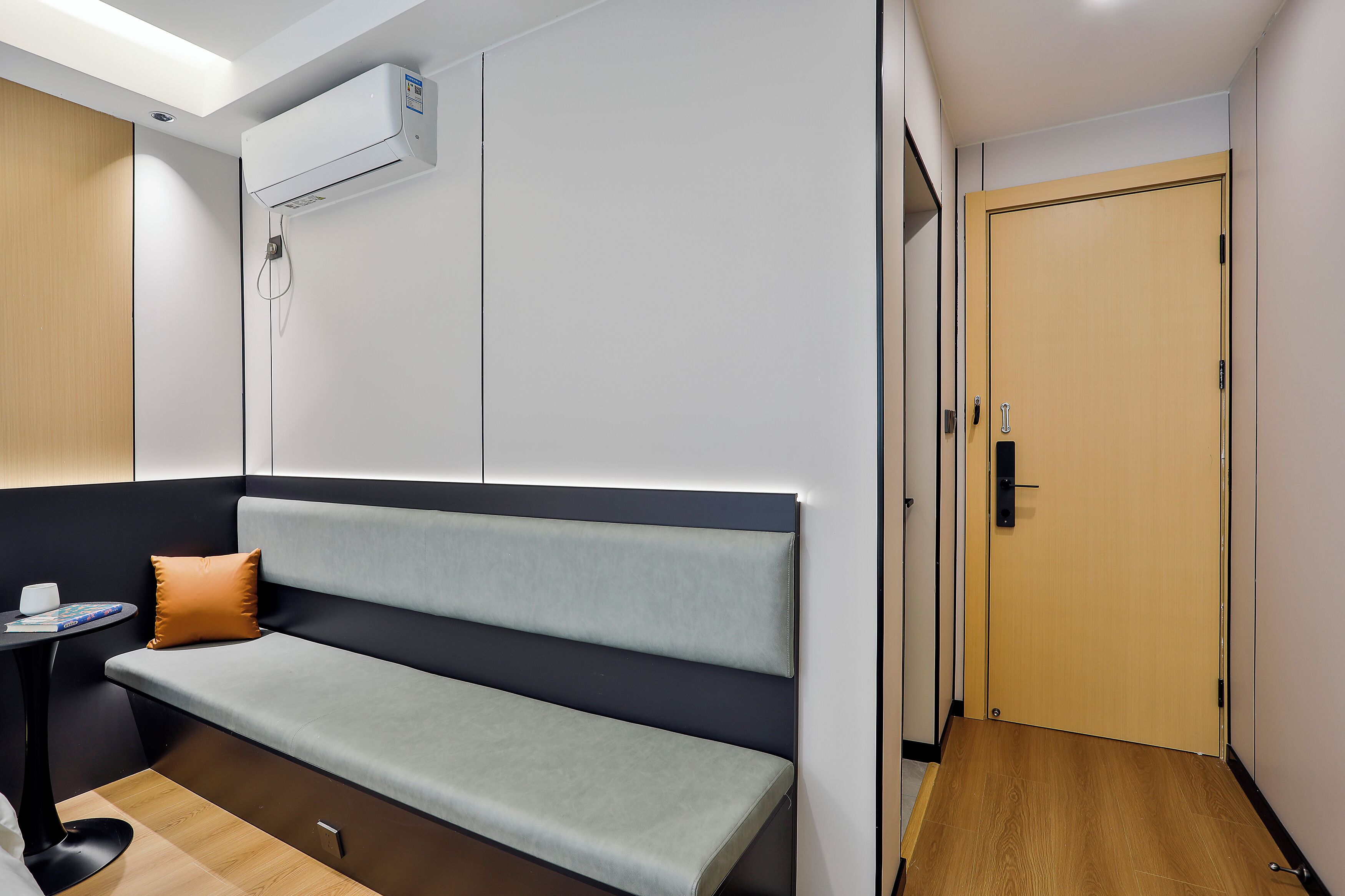 Business Double Room, Garden View | Desk, free WiFi, bed sheets