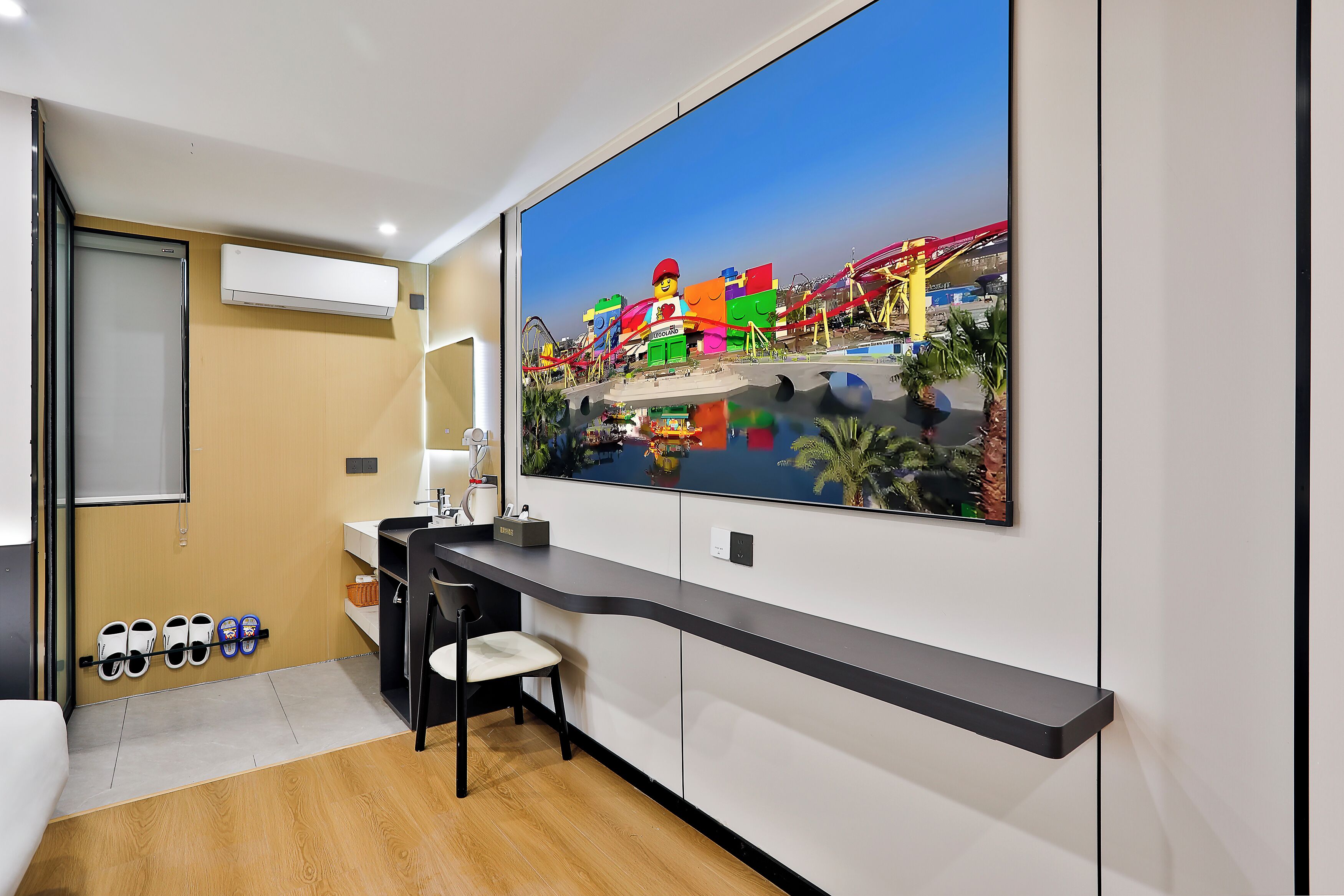 Family Double Room, Garden View | Television