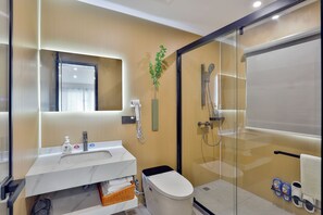 Standard Double Room, Garden View | Bathroom - WEN SI TE HOTEL  (Shanghai)