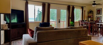 NEW Tranquil 1-bedroom guest house with water view in Port Townsend
