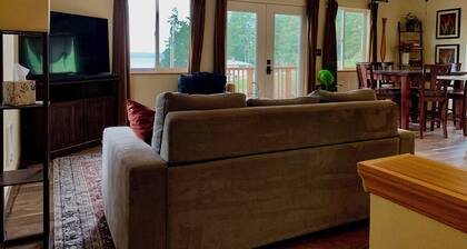 NEW Tranquil 1-bedroom guest house with water view in Port Townsend