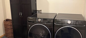 NEW Tranquil 1-bedroom guest house with water view in Port Townsend