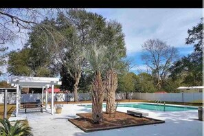 Pool - Pet Friendly • Pool • Sleeps 4 / 2 BR (Myrtle Beach)