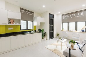 Deluxe Apartment, Balcony, City View | Desk, iron/ironing board, free WiFi - Nguyen Le Home Phan Ton (Ho chi Minh)