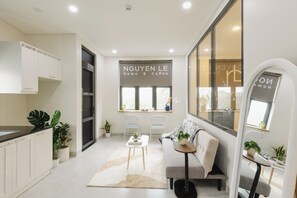 Deluxe Apartment, Balcony, City View | Desk, iron/ironing board, free WiFi - Nguyen Le Home Phan Ton (Ho chi Minh)