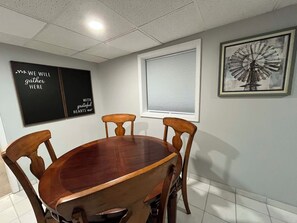 Dining - Private 1st Floor Unit near Balt City/John Hopkin (Baltimore)