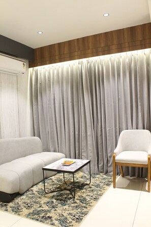 Desk - Hotel Maskan Surat (Surat)