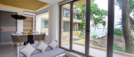 Deluxe Apartment | Living area