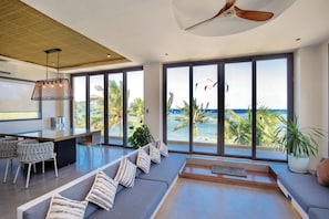 Departamento Deluxe | Área de sala de estar | Smart TV