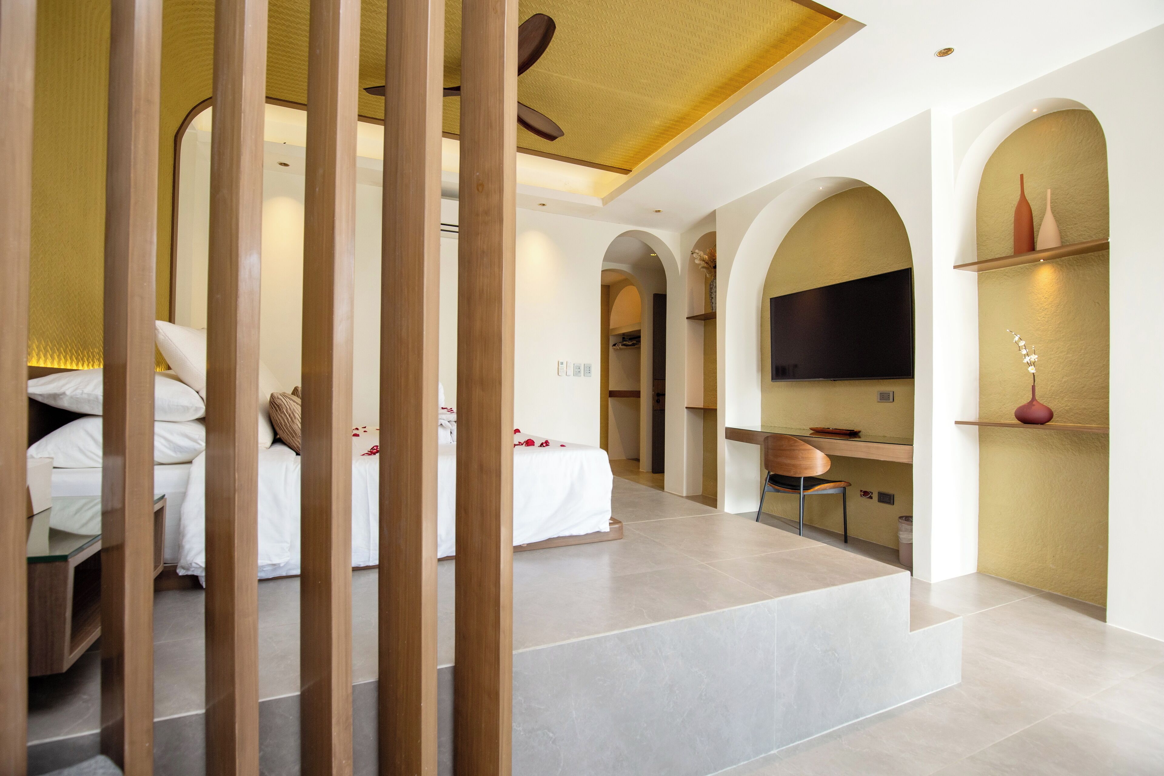 Two Bedroom Suite 1A | Laptop workspace, free WiFi, bed sheets