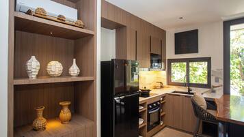 Deluxe-Apartment, Balkon | Eigene Küche | Kühlschrank, Ofen, Herdplatte, Kochgeschirr/Geschirr/Besteck