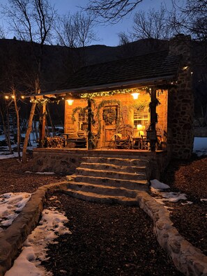 Exterior - SkyBreak Prairie Home Experience (Midway)