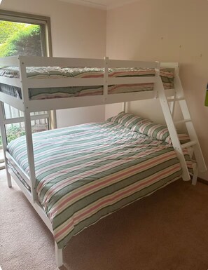 3 soverom, strykejern/-brett, wi-fi og sengetøy