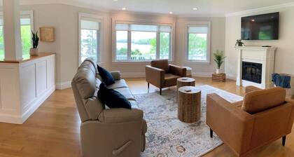Large Private Riverfront in Stanley Bridge, centrally located 4 bdrm, 3.5 ba