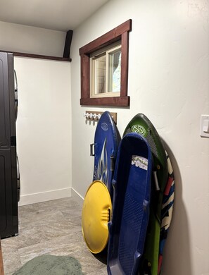 Interior - Gorgeous 5-bedroom cabin in Shaver Lake perfect for family fun (Shaver Lake)