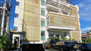Exterior - Grand Bunda Hotel Syariah Bukittinggi Powered By Archipelago (Bukittinggi)