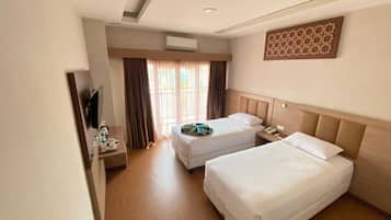 Habitació doble o amb dos llits individuals Deluxe | Wifi gratuïta i roba de llit