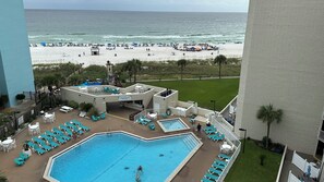 Outdoor pool - Top of the Gulf 702 Beachfront 2 queen beds : Free beach chair Service (Panama City Beach)