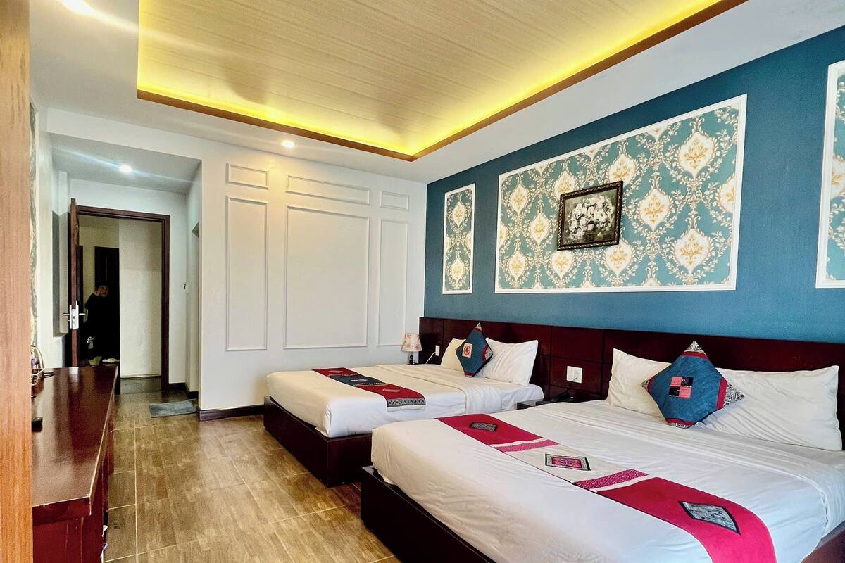 Hypo-allergenic bedding, iron/ironing board, free WiFi, bed sheets