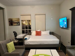 1 bedroom, desk, iron/ironing board, free WiFi