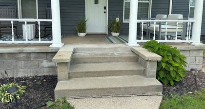 Pet-friendly 2-bedroom house in Berrien Springs with AC