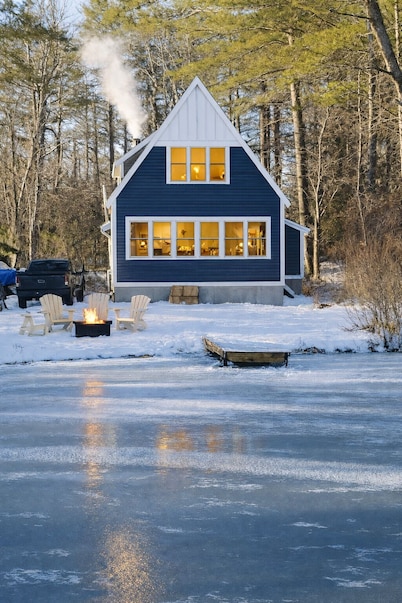 Cozy Lakehouse with modern updates