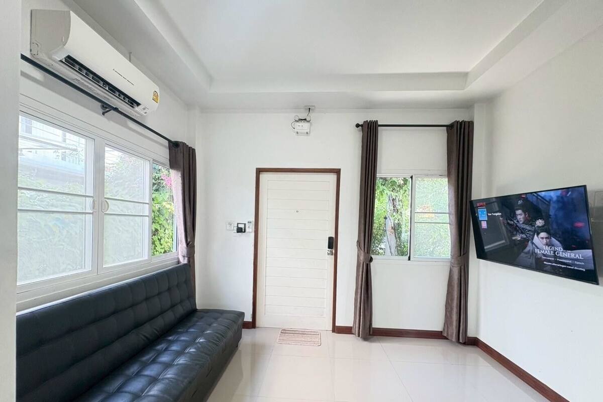 Villa 2 | Desk, free WiFi