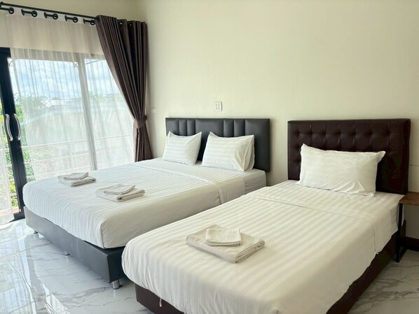 Desk, free WiFi - Park Villa Chaiyaphume (Chaiyaphum)