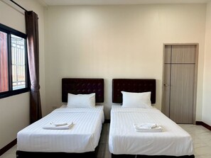 Desk, free WiFi - Park Villa Chaiyaphume (Chaiyaphum)