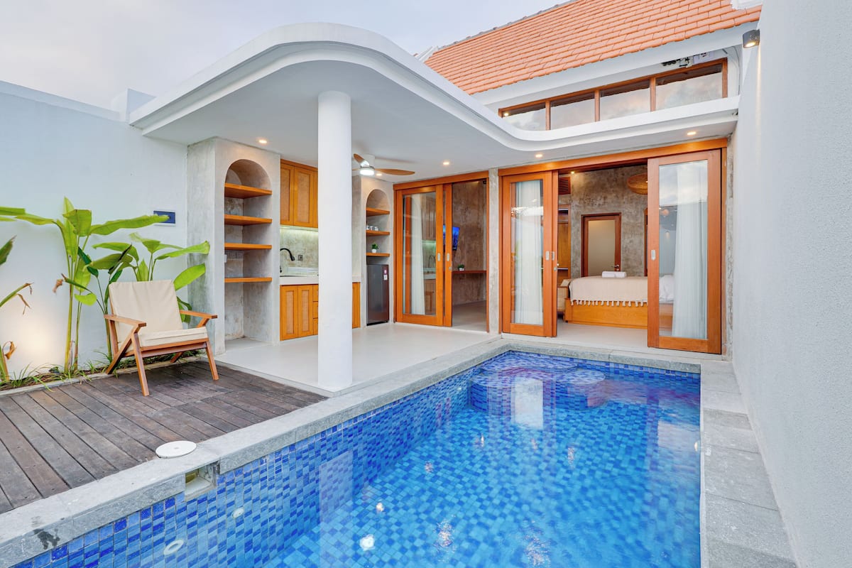 LaLuxe A15 - Villa Bougenville | In-room safe, desk, laptop workspace, cribs (surcharge)