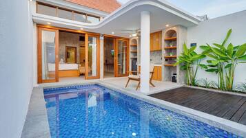 LaLuxe A20 - Villa Magnolia Sanur | In-room safe, desk, laptop workspace, cots/infant beds