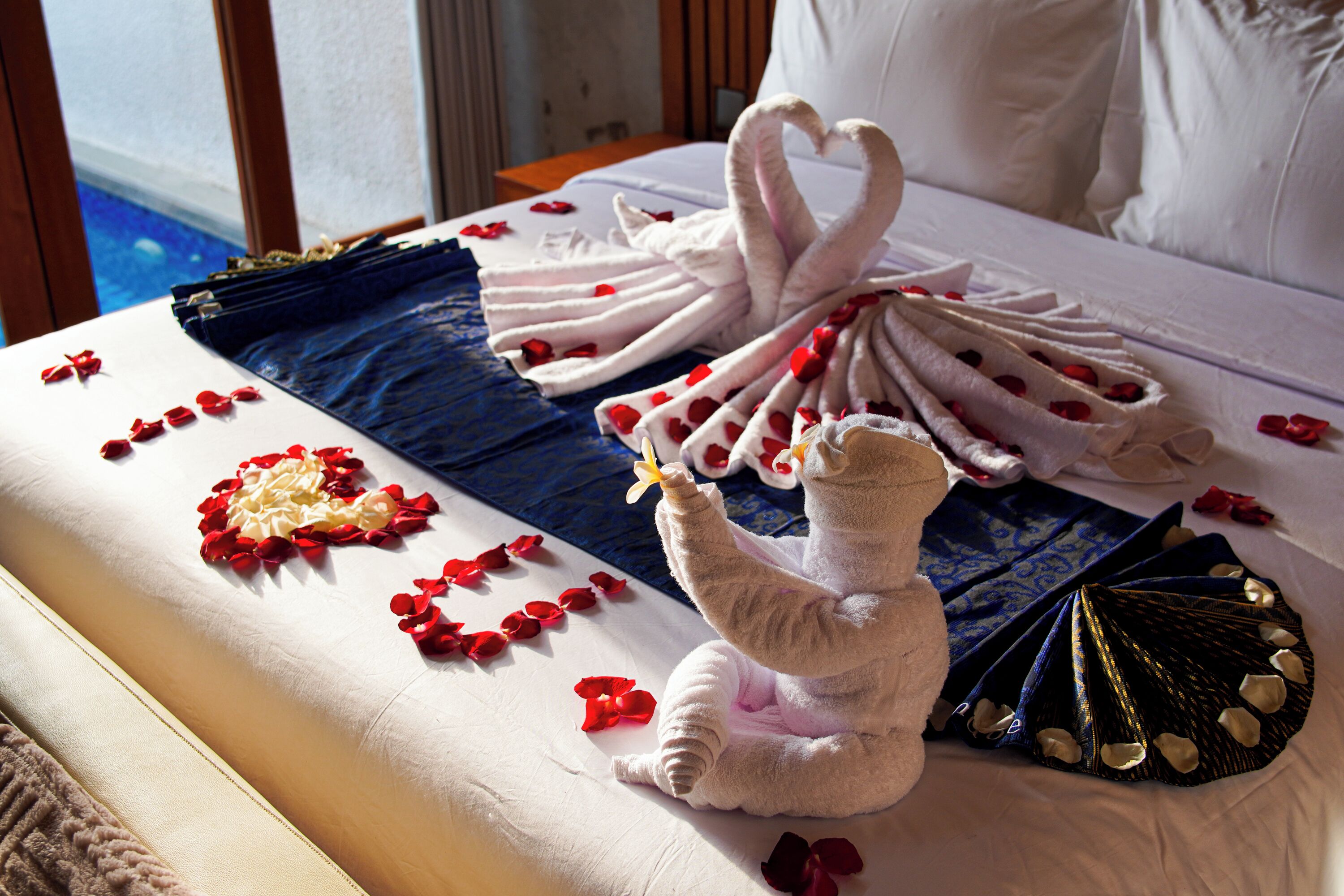 ベーシック ヴィラ キングベッド 1 台 プライベートプール プールビュー | セーフティボックス (室内)、デスク、ノートパソコン用作業スペース、ベビーベッド