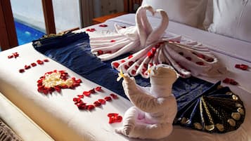 Caja de seguridad en la habitación y escritorio