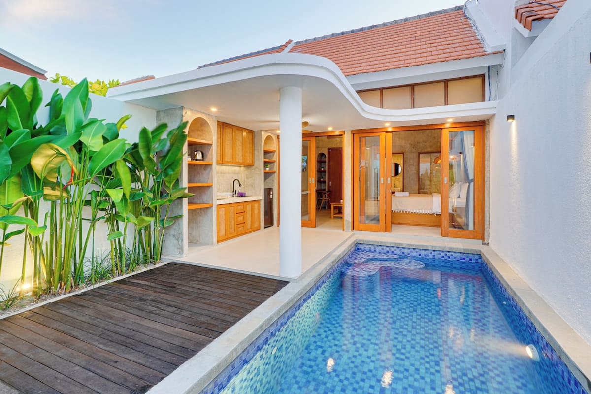 LaLuxe A6 - Villa Sandat | In-room safe, desk, laptop workspace, cribs (surcharge)