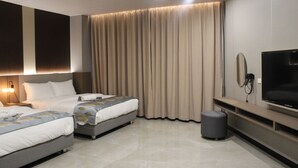1 bedroom, WiFi (free) - Refined Living in the Mini Executive Suite (Parañaque)