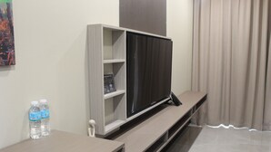 Interior - King Sky Suite – Spacious. Stylish (Parañaque)