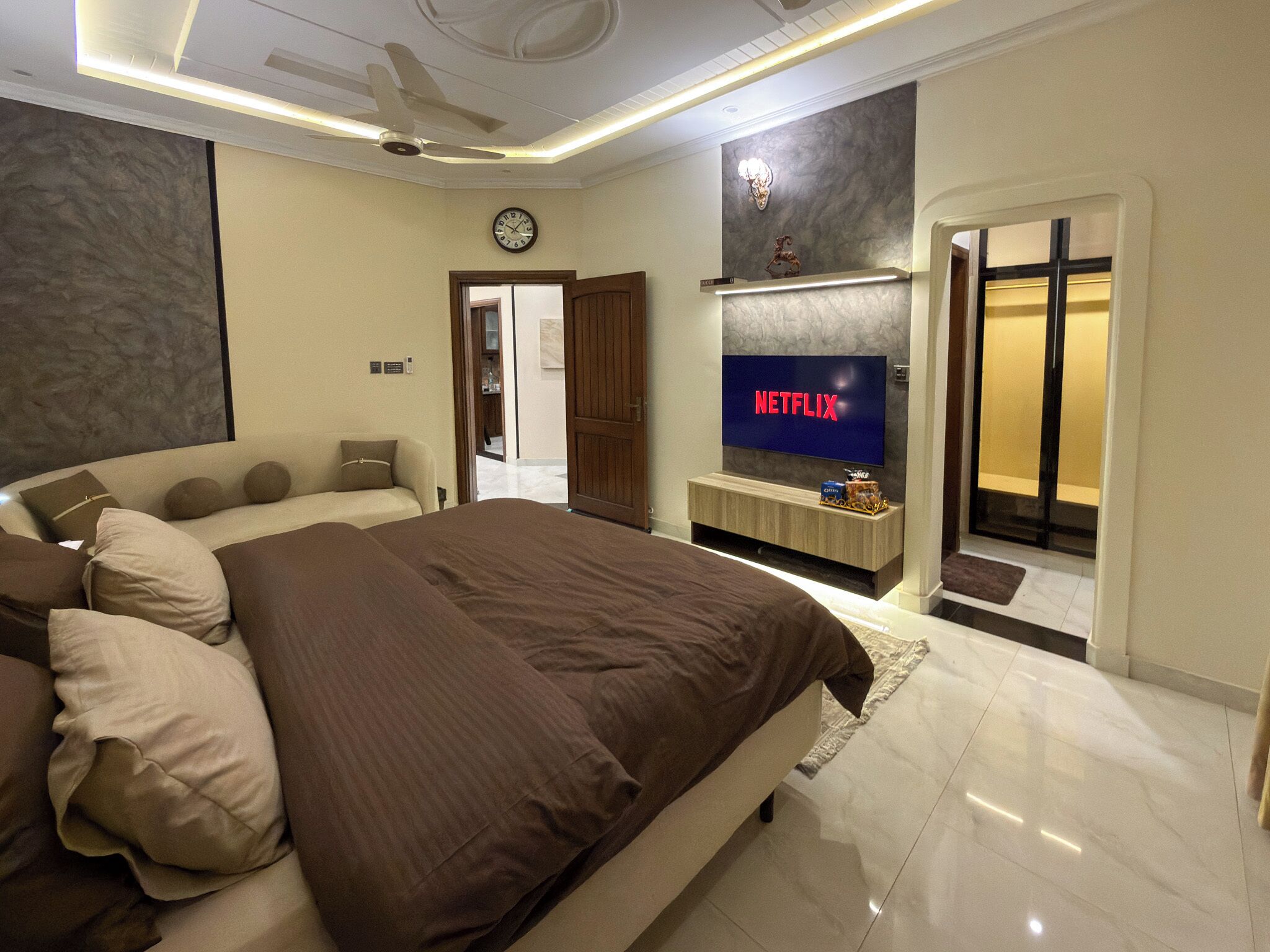 3 dormitoris, planxa i posts de planxar, wifi gratuïta i roba de llit 