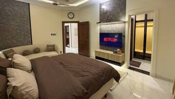 3 dormitoris, planxa i posts de planxar, wifi gratuïta i roba de llit