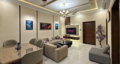 UK Holiday Homes • Luxury 3BR Portion in Bahria