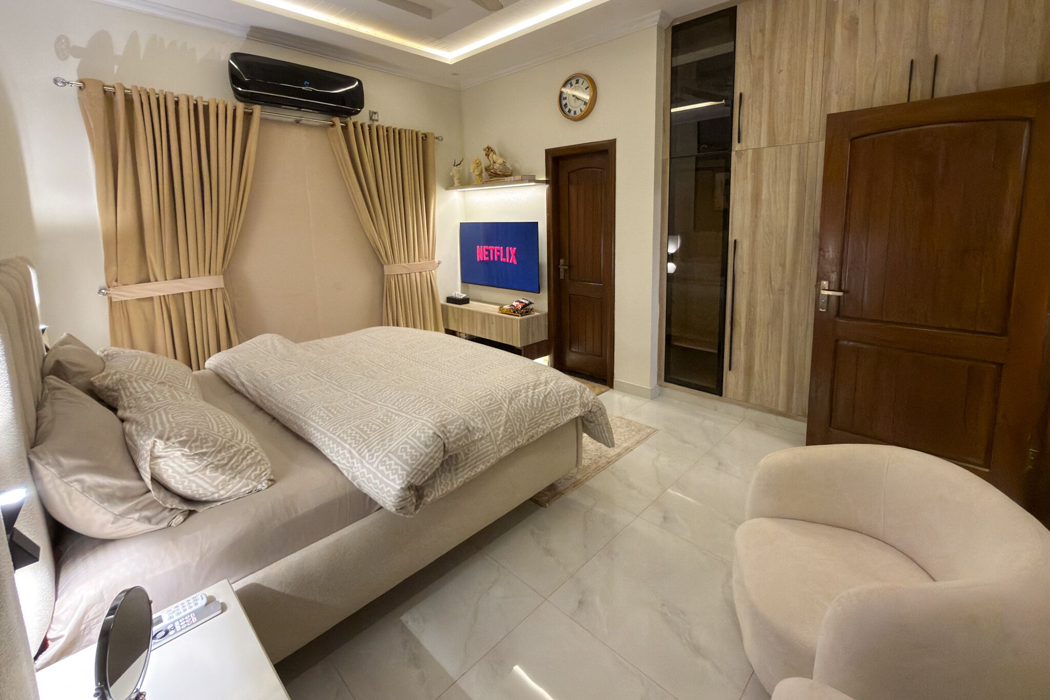 3 dormitoris, planxa i posts de planxar, wifi gratuïta i roba de llit 