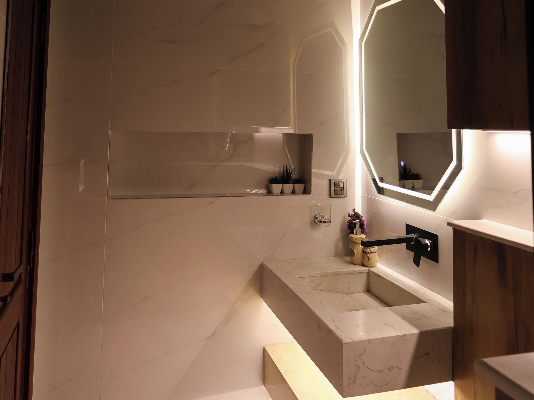 Dutxa, bidet, tovalloles i sabó 